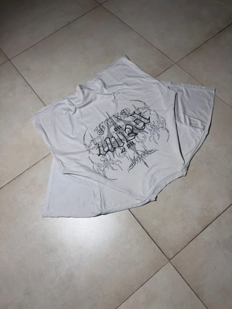 remera burzaco beige 6.webp