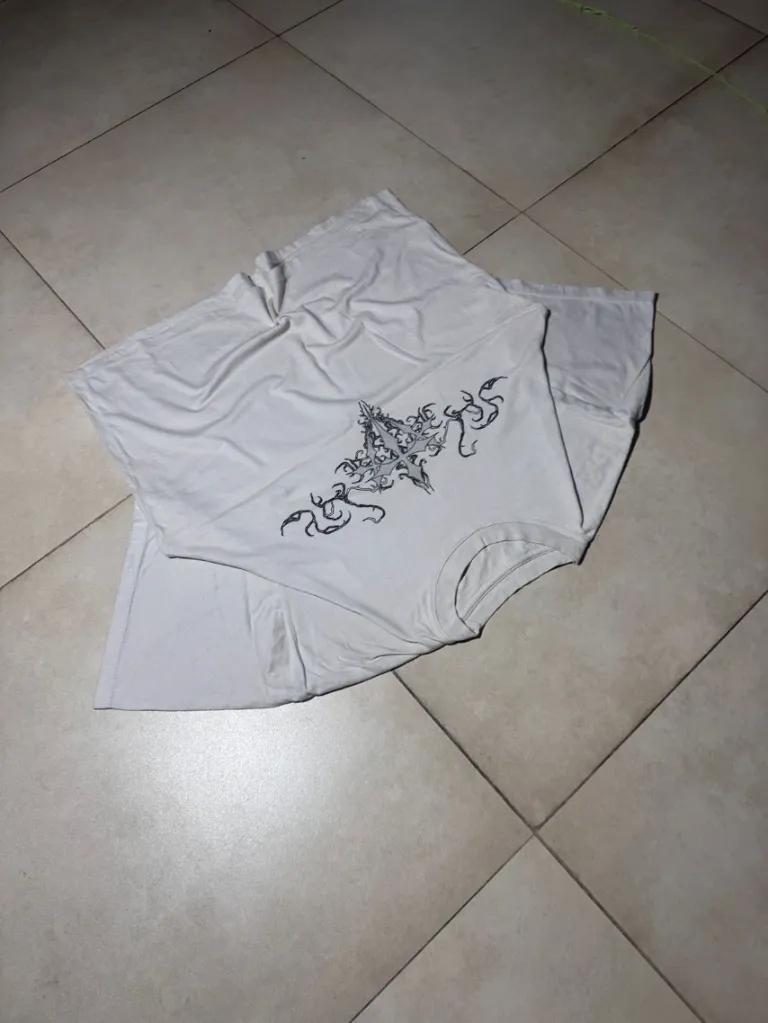 remera burzaco beige 4.webp